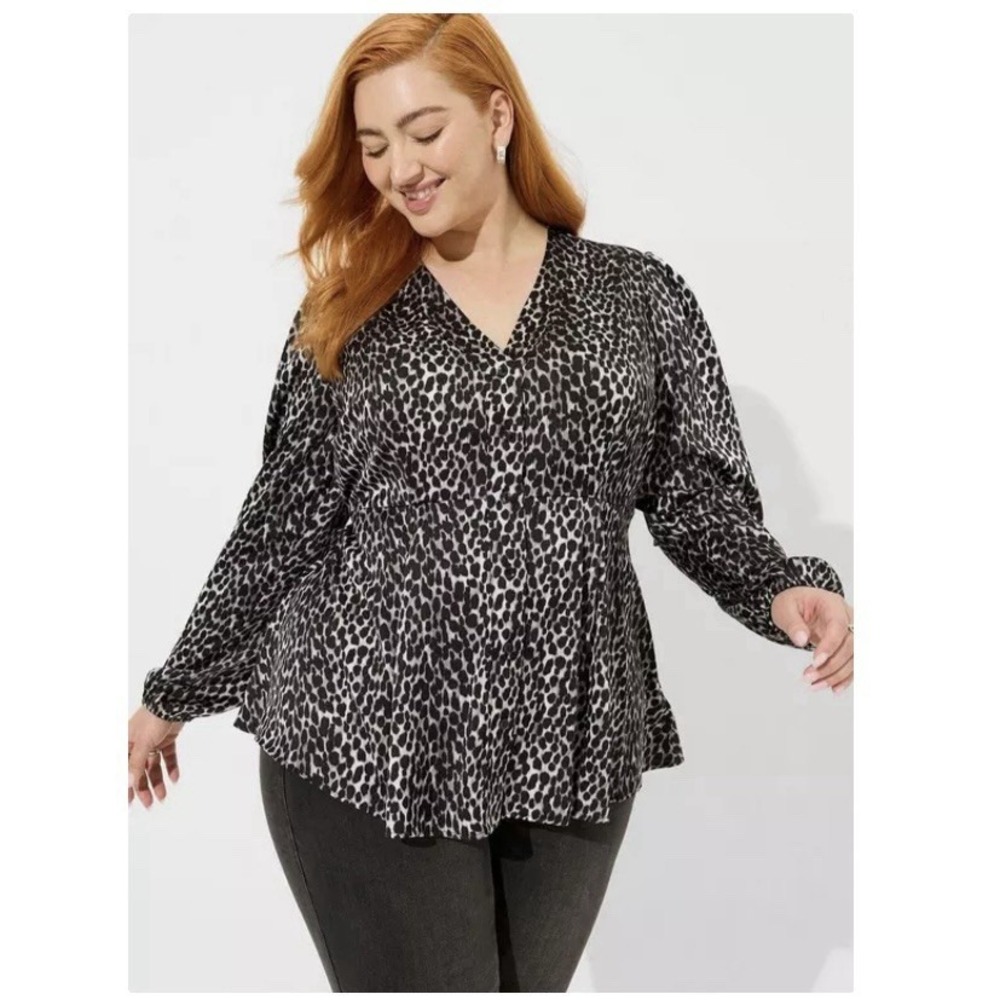 Torrid Black and White Long Sleeve Top